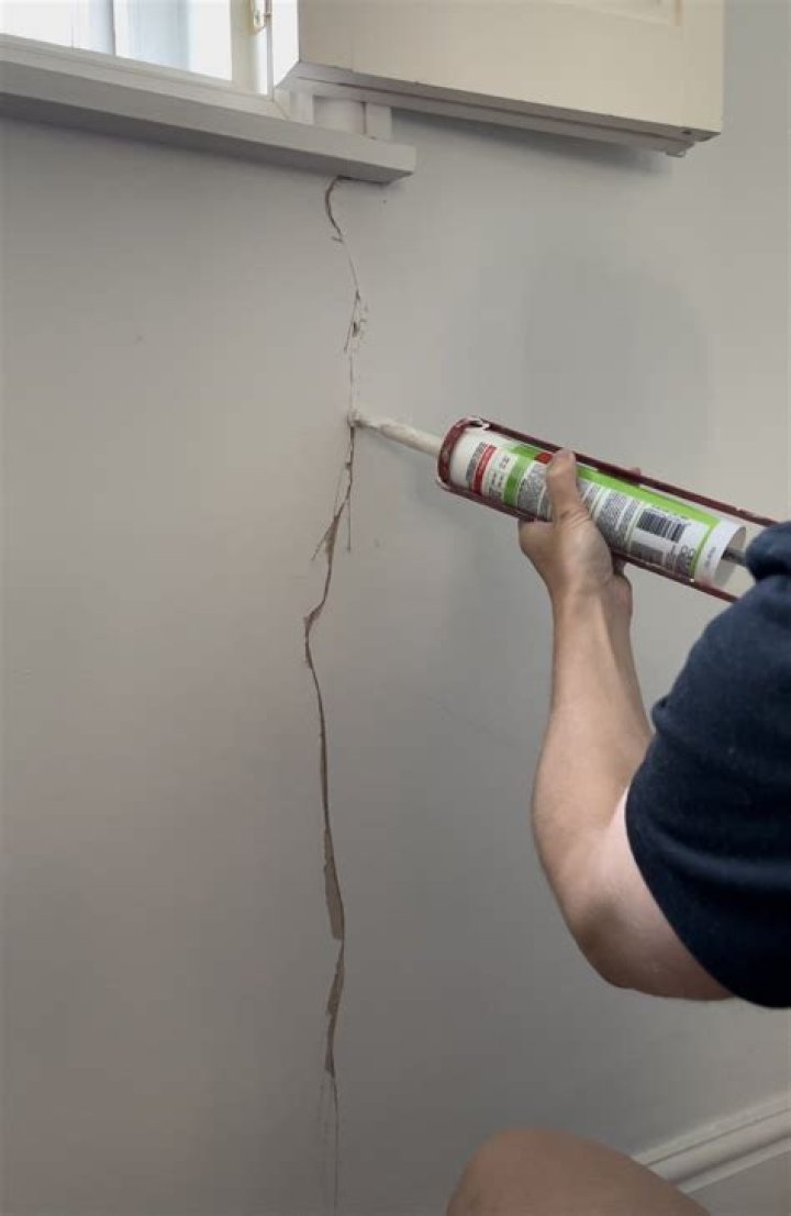 How To Repair Cracks In Baseboard