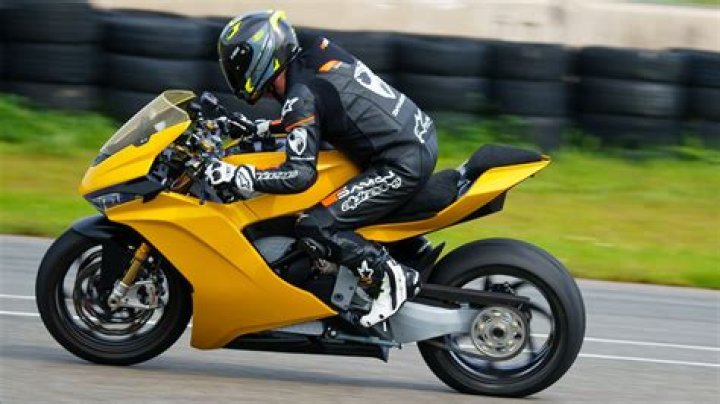 Question: Whats The Name Of A Motorcycle That Has One Front Wheel And Two Back Wheels As Opposed To A Bike That Has Two Front Wheels And One Back Wheel