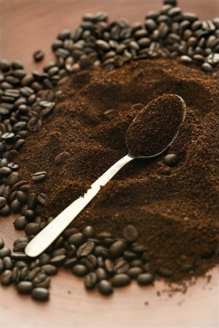 Will coffee grounds deter moles